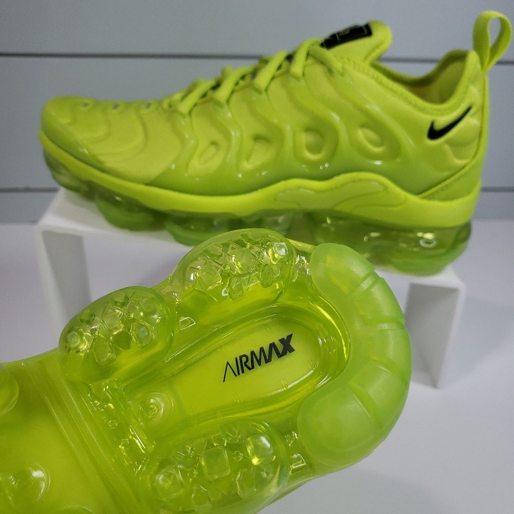 Nike Air VaporMax Plus Tennis Ball Neon Green Running Sneakers Size Women's 6.5